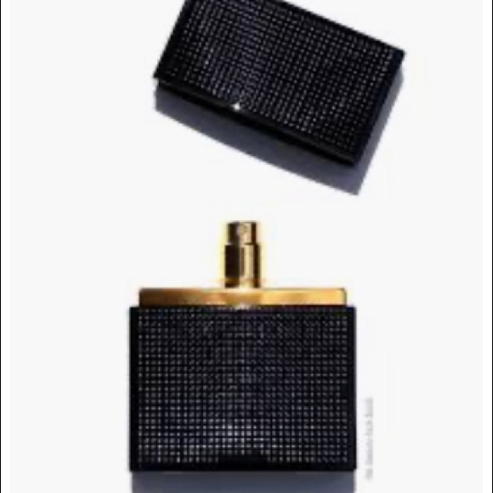 Elizabeth James Nirvana Black